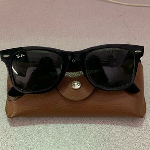 Ray-Bans Wayfarer Sunglasses